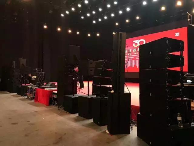 浅谈舞台草莓视频黄色在线观看在演出中的作用