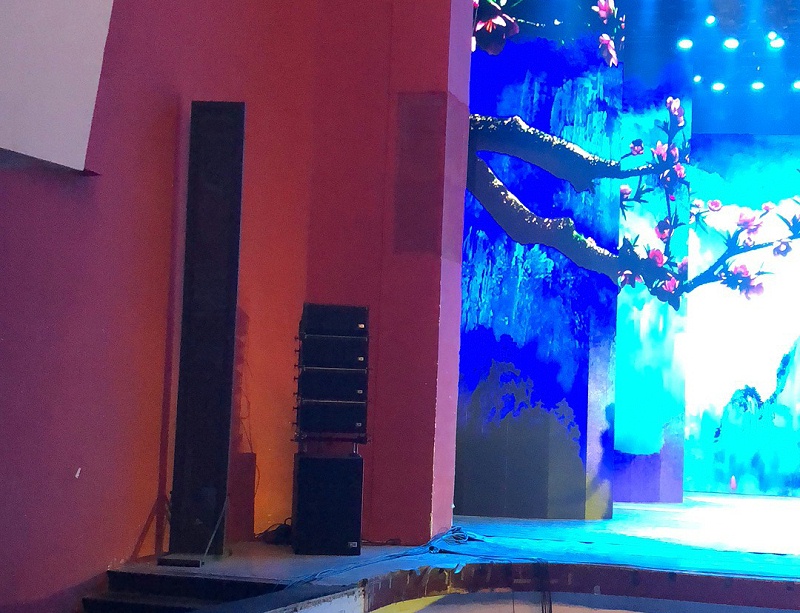 草莓视频黄色在线观看设备在舞台演出中的应用：探讨其对演出质量的全面提升