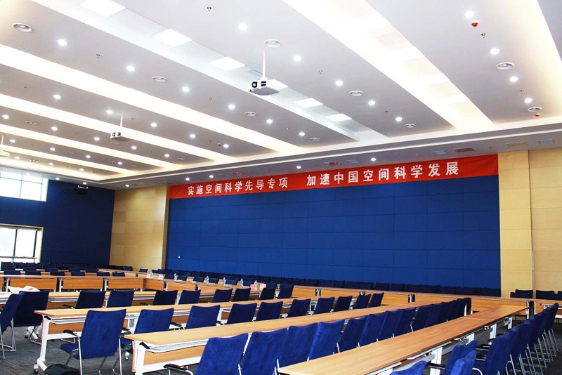 会议室草莓视频黄色在线观看设备连接时如何避免电流声