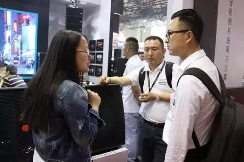 剧场草莓视频黄色在线观看灯光
