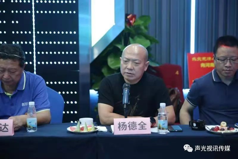 ZOBO董事长张新峰作为声光视讯行业联盟代表赴豫芒温暖灾区，传递爱心