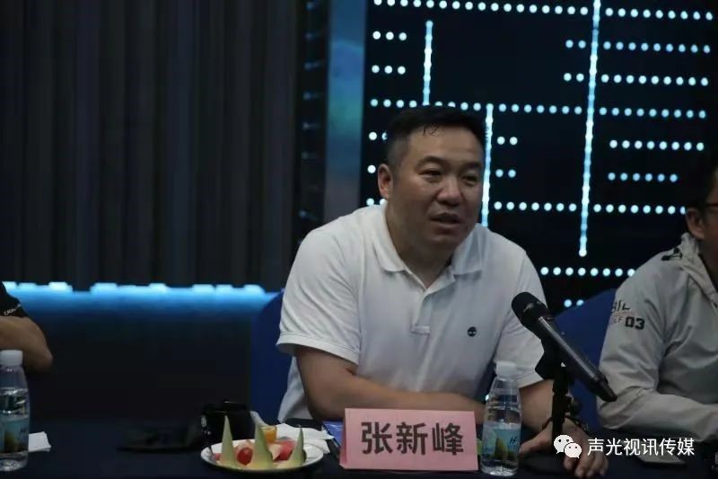 ZOBO董事长张新峰作为声光视讯行业联盟代表赴豫芒温暖灾区，传递爱心