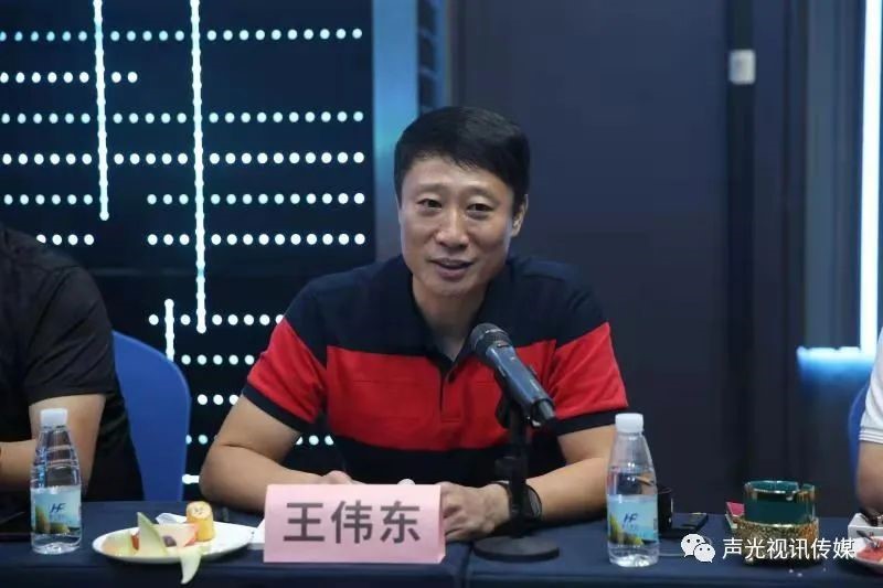 ZOBO董事长张新峰作为声光视讯行业联盟代表赴豫芒温暖灾区，传递爱心