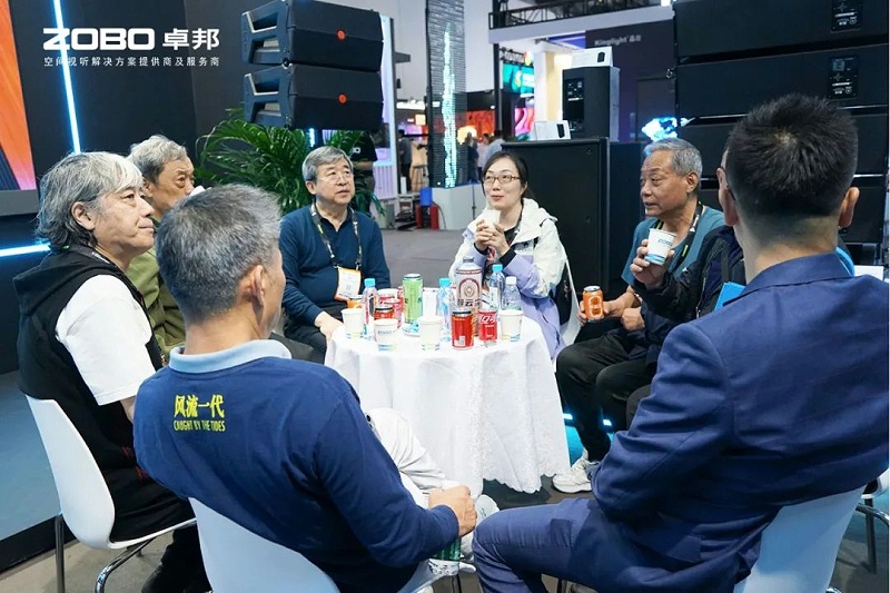 4直击展会首日盛况丨ZOBO草莓视频在线观看网站2025北京InfoComm展