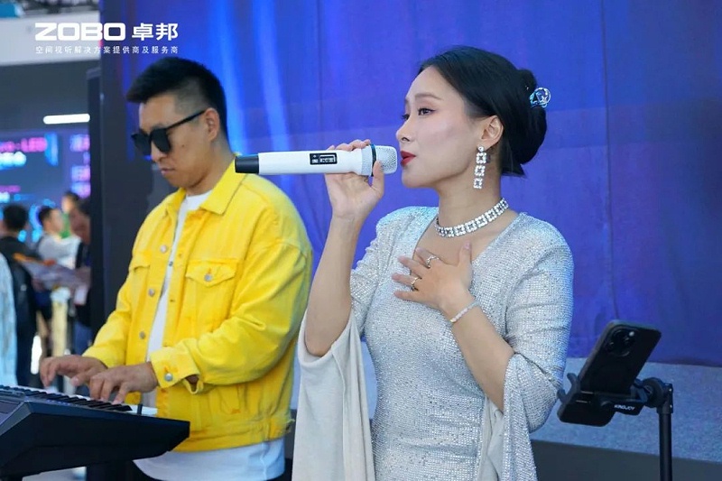 3聚焦展会盛况丨北京infocomm展 ZOBO草莓视频在线观看网站展会第二天 热度依旧不减 好评如潮