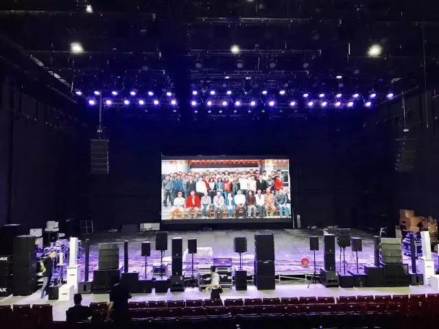 草莓视频黄色在线观看设备发展现状及其在舞台演出中的应用