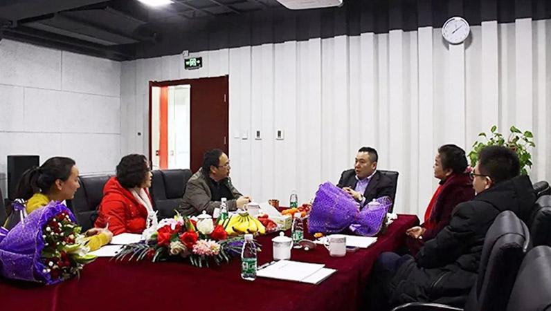 热烈欢迎湖南吉首大学院领导莅临ZOBO草莓视频在线观看网站企业