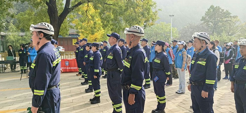 PRS草莓视频黄色在线观看为北京人防浩天志愿者救援队潭柘寺服务站成立揭牌仪式保驾护航