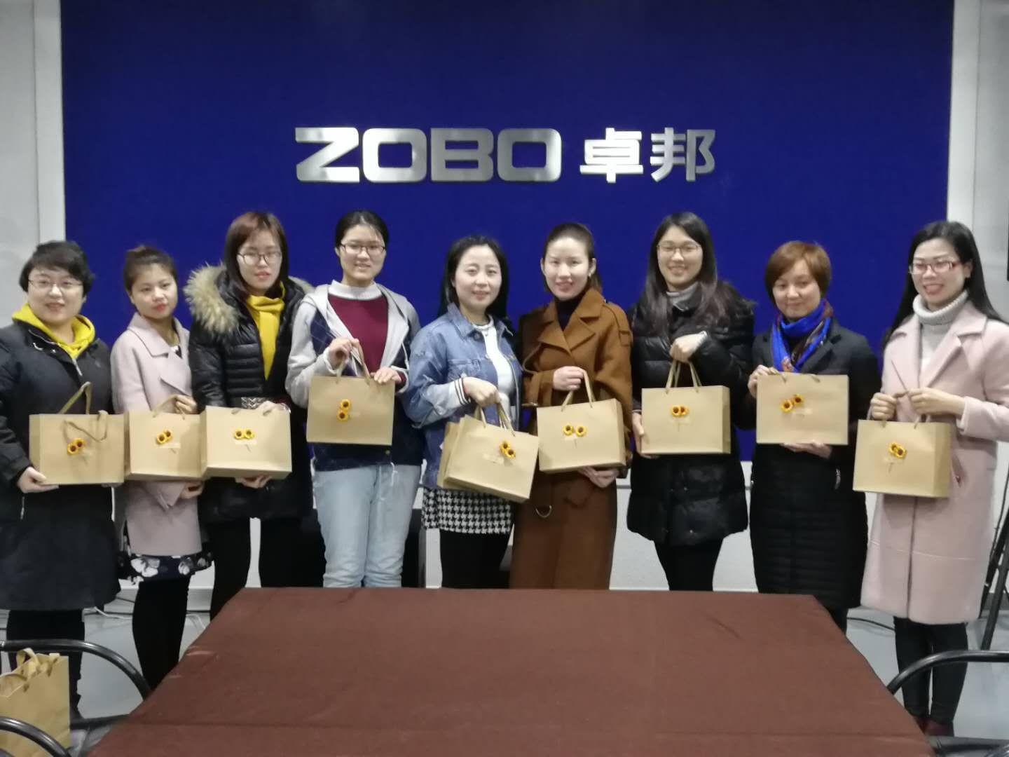 春风十里，桃香四溢！|草莓视频在线观看网站既是元气少女，也是魅力女！