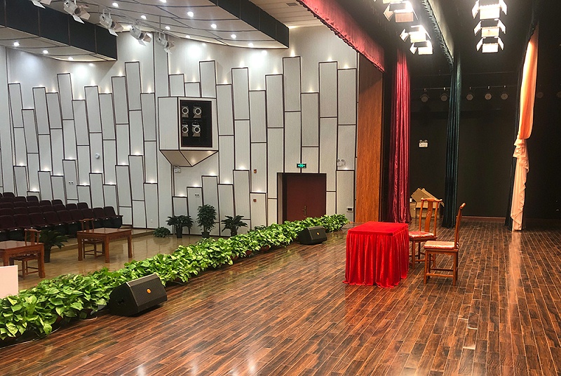 草莓视频黄色在线观看设备在舞台上的功能与作用