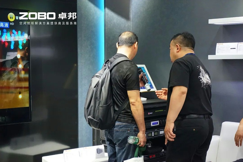 10璀璨新品燃爆全场！ZOBO草莓视频在线观看网站次日热度飙升，口碑炸裂