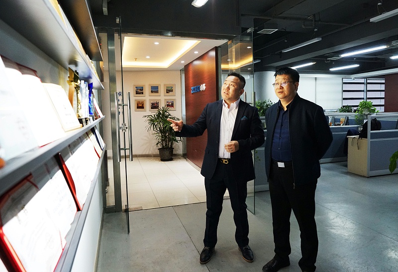热烈欢迎中国演艺设备技术协会理事长等领导一行莅临ZOBO草莓视频在线观看网站调研指导