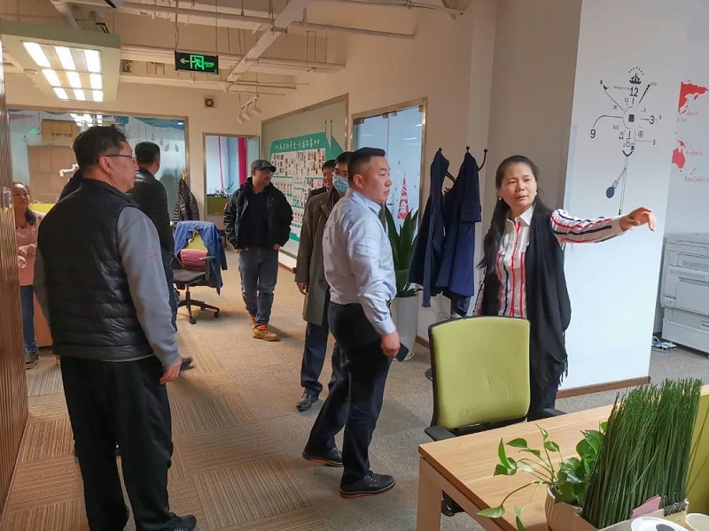 ZOBO草莓视频在线观看网站董事长张新峰考察新会员企业