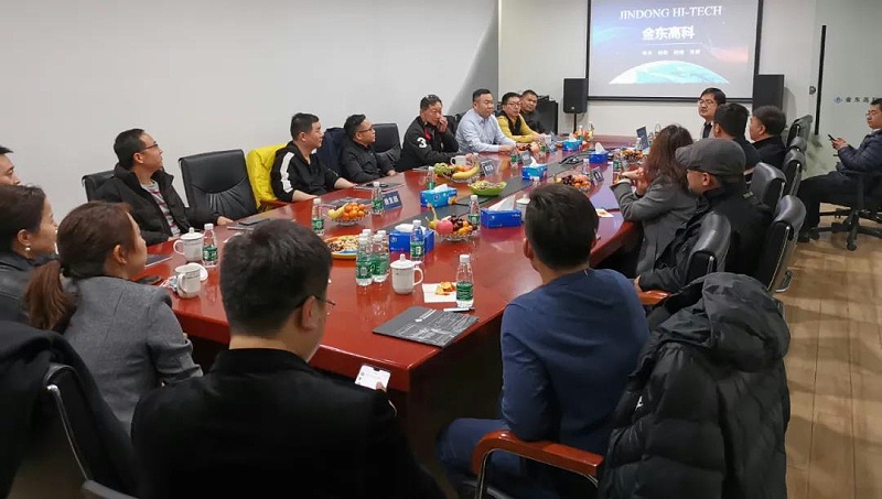 ZOBO草莓视频在线观看网站董事长张新峰考察新会员企业